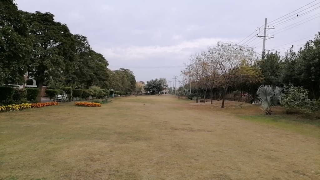 1 Kanal Residential Plot Facing Park For Sale in F Block Sui Gas Housing Society Lahore. 5