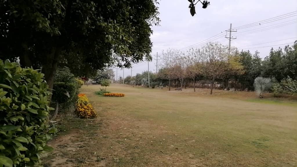 1 Kanal Residential Plot Facing Park For Sale in F Block Sui Gas Housing Society Lahore. 7