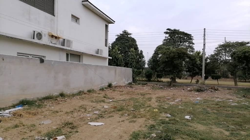1 Kanal Residential Plot Facing Park For Sale in F Block Sui Gas Housing Society Lahore. 9