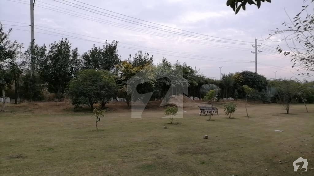 1 Kanal Residential Plot Facing Park For Sale in F Block Sui Gas Housing Society Lahore. 10