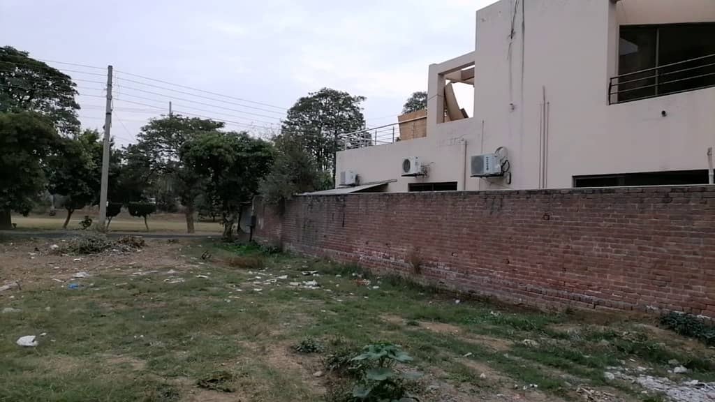 1 Kanal Residential Plot Facing Park For Sale in F Block Sui Gas Housing Society Lahore. 13