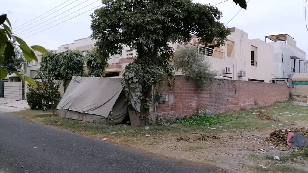 1 Kanal Residential Plot Facing Park For Sale in F Block Sui Gas Housing Society Lahore. 29