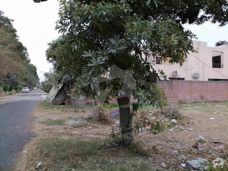 1 Kanal Residential Plot Facing Park For Sale in F Block Sui Gas Housing Society Lahore. 47
