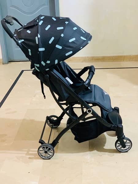 Baby traveling stroller / pram cabin size 6