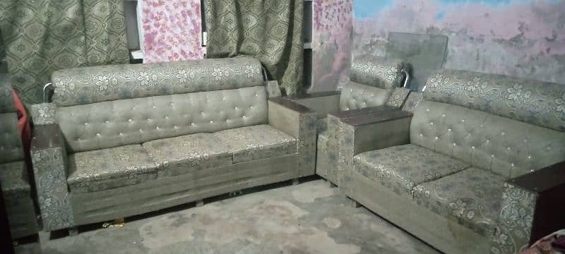 6 seater whit 2 teybal candeiton 10 by 10 1