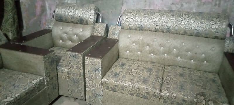 6 seater whit 2 teybal candeiton 10 by 10 4