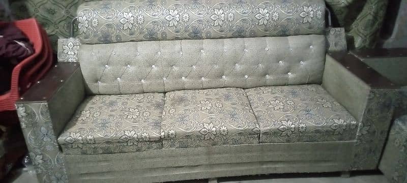 6 seater whit 2 teybal candeiton 10 by 10 5