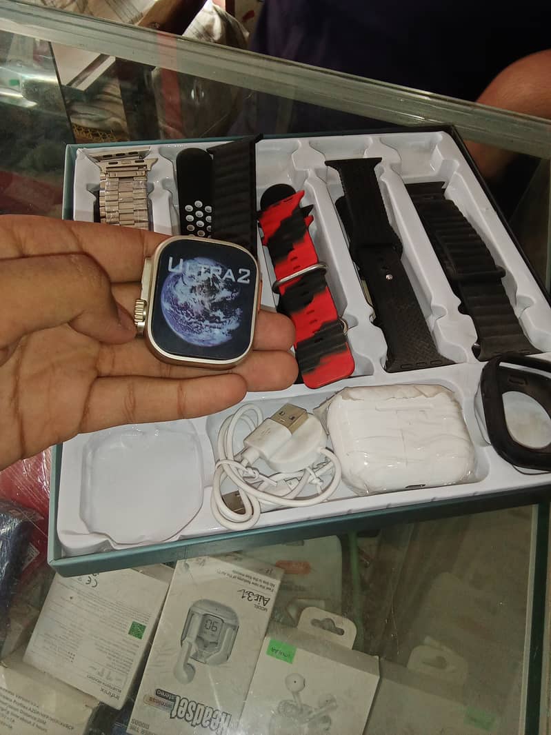 Ultra watch with air pods Pro and 10 straps box pack 3