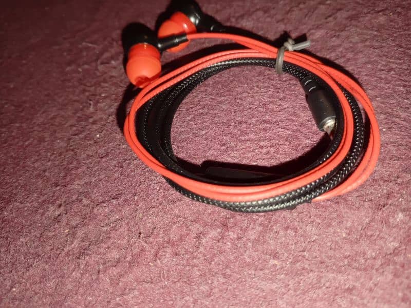 High quality Wired handsfree with extra bass and sound 8