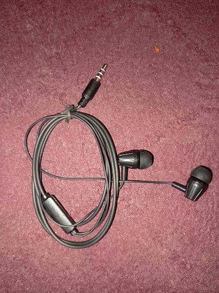 High quality Wired handsfree with extra bass and sound 17