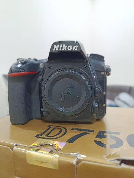 Nikon D750 body 5