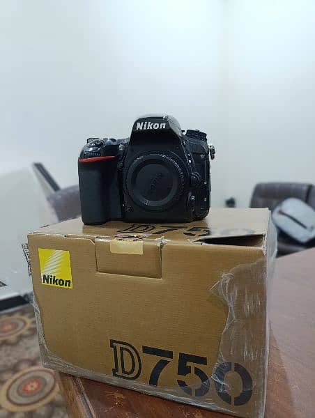Nikon D750 body 7