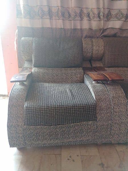 sofa set for urgent sale. 2