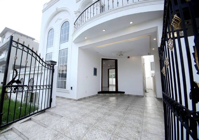 Victorian Style 5 Marla House for Sale in DHA 9 Town 1