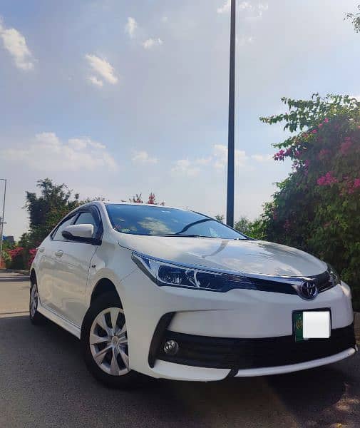 Toyota Corolla GLi On Rent / Car Rent / With Driver/ For Wedding,Tours 1