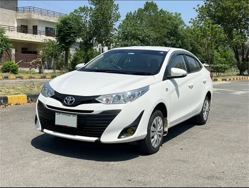 Toyota Yaris GLi 1.3 MT (2022) 5