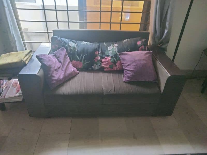7 seater sofa set for sale and carpet. 6