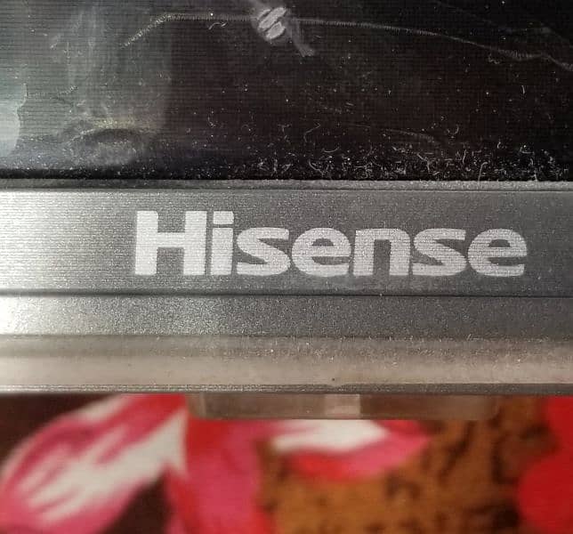 New condition Hisense Led But Panel Is Damaged 4