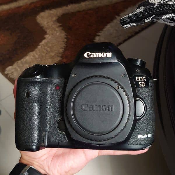 Canon 5D Mark III with Canon 24-105 Lens 2