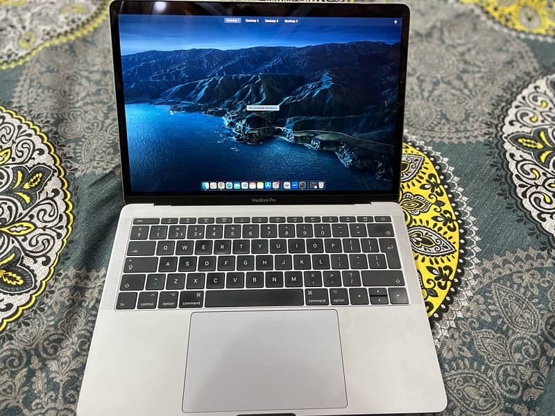 Macbook Pro 13”,Model 2017, 16 GB / 256 GB 0