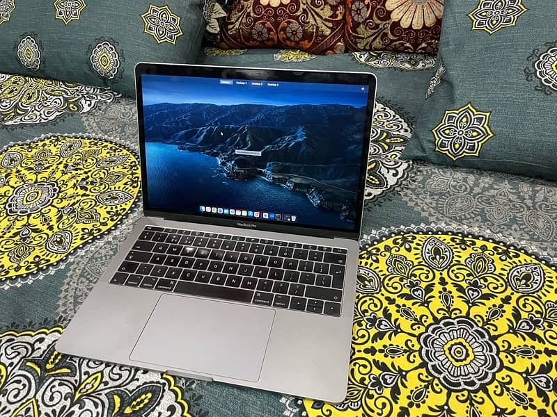 Macbook Pro 13”,Model 2017, 16 GB / 256 GB 5