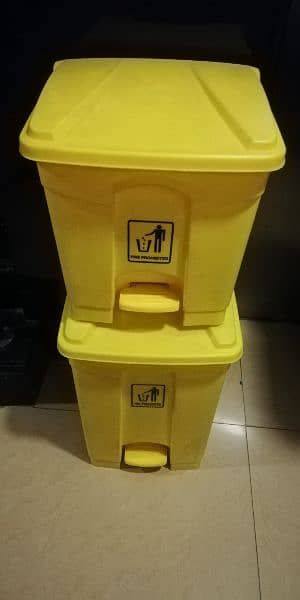 Dustbin Available in different Sizes 2