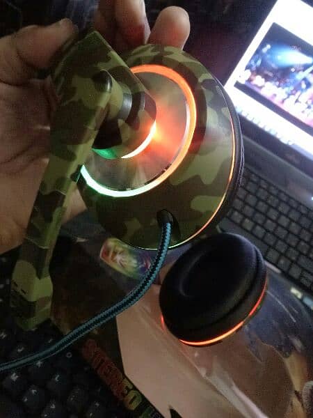 Gaming headphones with RGB Light for phone, pc and laptop 1