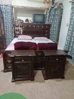 Bed Solid wood king size, side table and metres