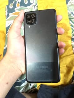 Samsung a12 4 / 128 with box charger