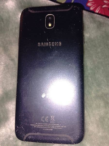 Samsung Galaxy J7 pro 4
