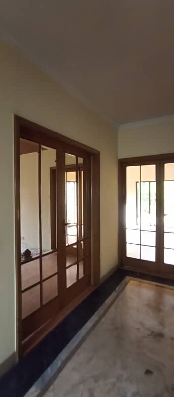 A Spacious Wasif Designed Villa For Rent 35