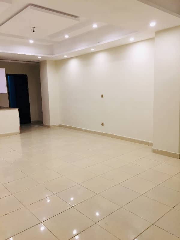 Office In Johar Town Sized 350 Square Feet Is Available 7