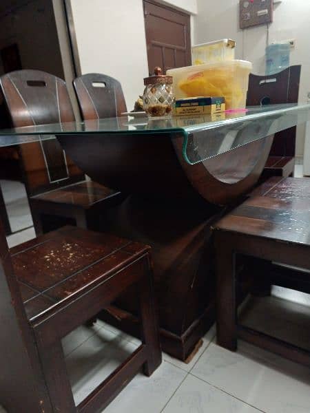 DINNING TABLE FOR SALE ALMOST NEW 1