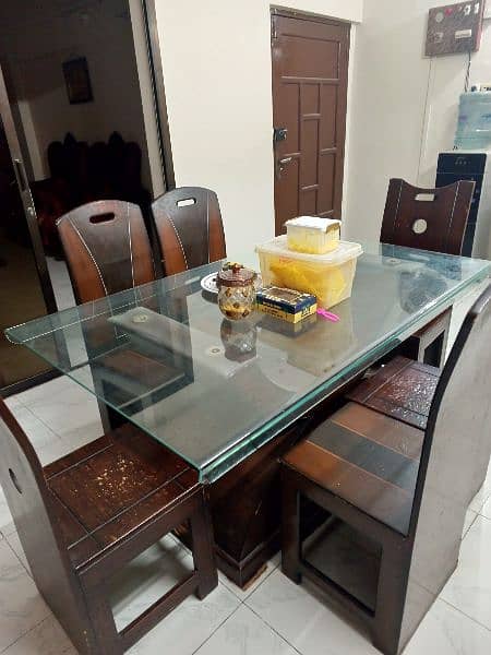 DINNING TABLE FOR SALE ALMOST NEW 4