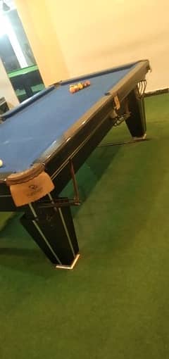 billiard table 0
