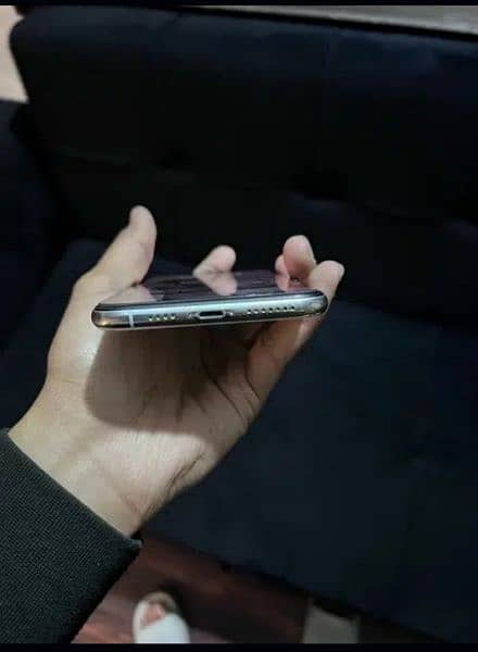 Iphone XsMax 64Gb Lush Condition 5