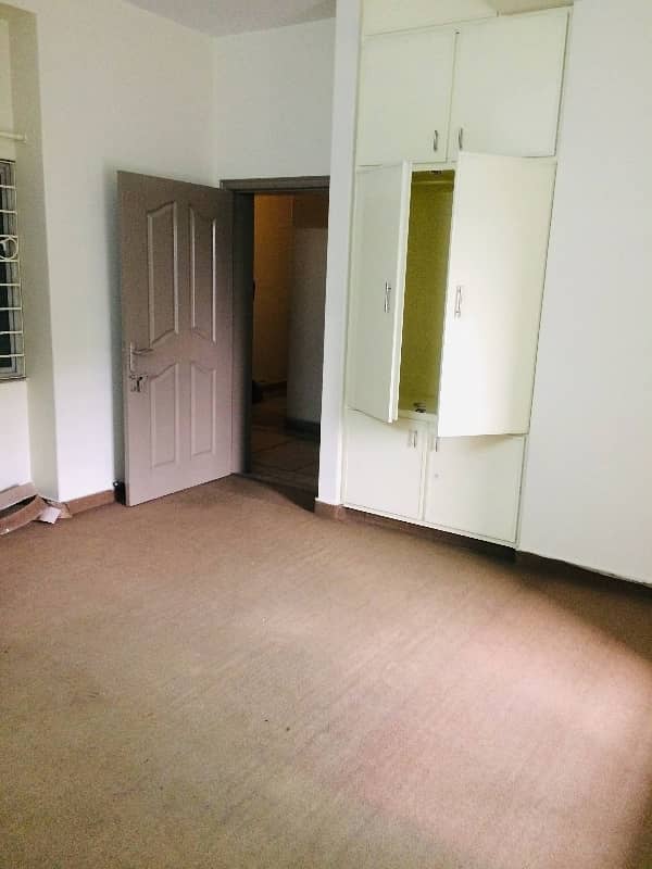 Highly-Desirable 300 Square Feet Flat Available In Johar Town 0