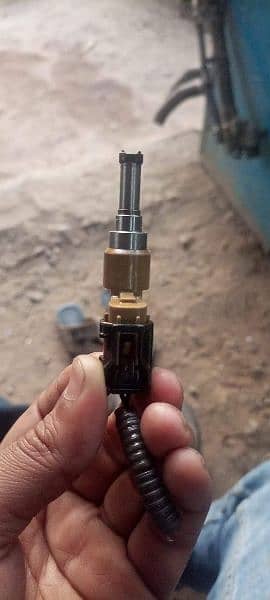 Toyota Corolla land cruiser fuel injector 3