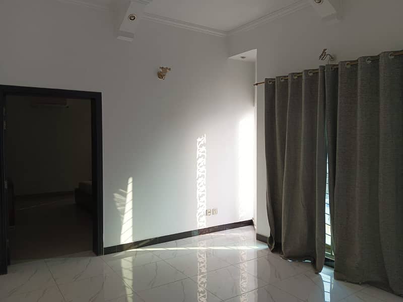 10 Marla Furnished House for rent in dha phase 4 gg 39