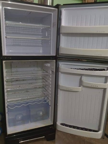 fridge in good condition with A1 cooling. 3