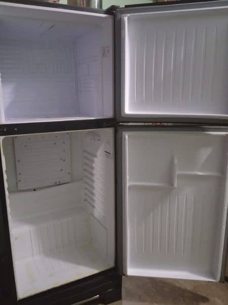 fridge in good condition with A1 cooling. 5