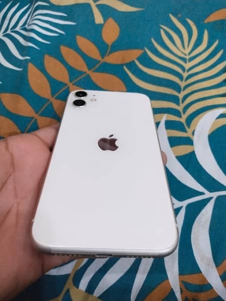 iphone 11 128/Gb Non PTA With box and charger 2