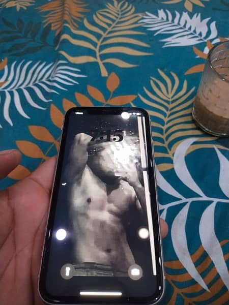 iphone 11 128/Gb Non PTA With box and charger 7
