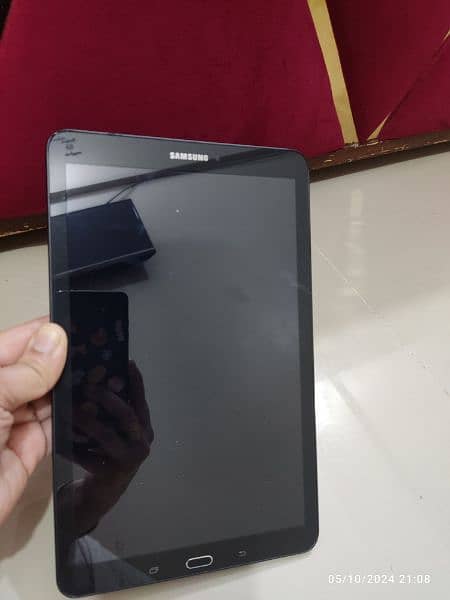 Samsung tablet E 1