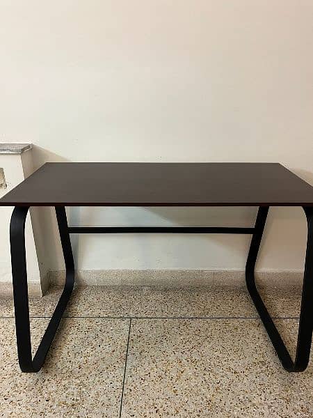 new condition table 4×2 only 10 days use 2