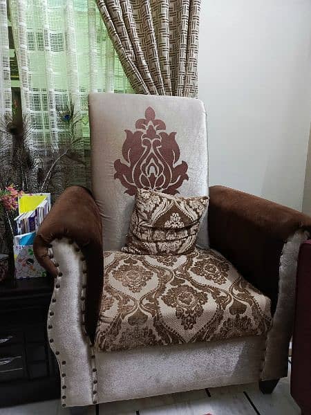 Sofa Set In Clean Condition Home used 1