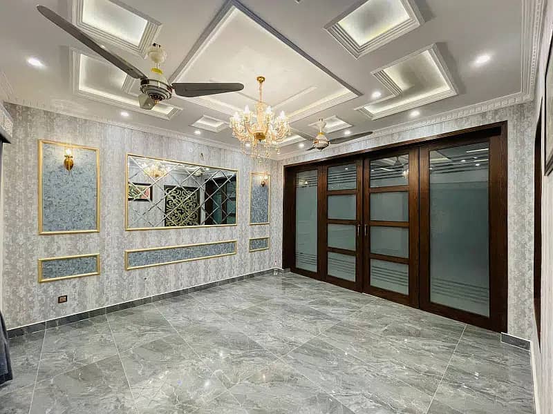 10 Marla Lower Portion For Rent In Hussain Block Bahria Town Lahore 0