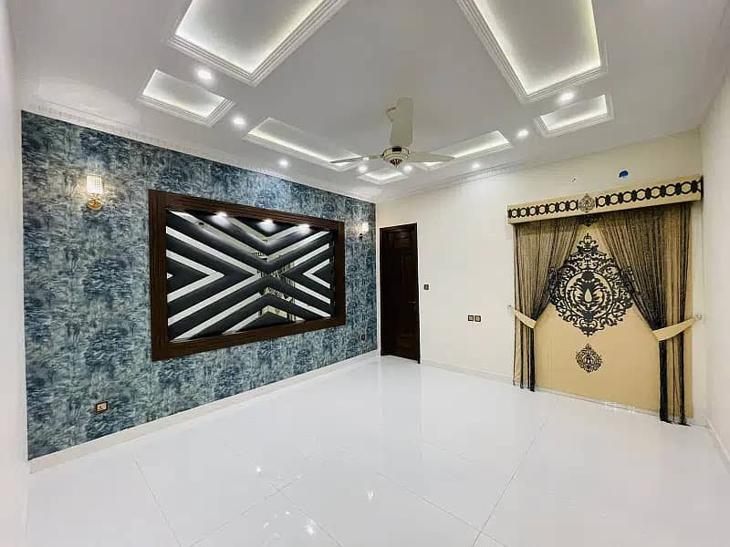 10 Marla Lower Portion For Rent In Hussain Block Bahria Town Lahore 2