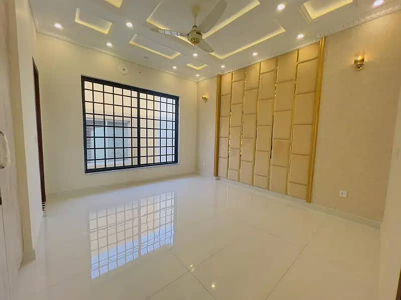 10 Marla Lower Portion For Rent In Hussain Block Bahria Town Lahore 8