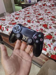 PS4 controller original all working perfectly.      controller PS4 0